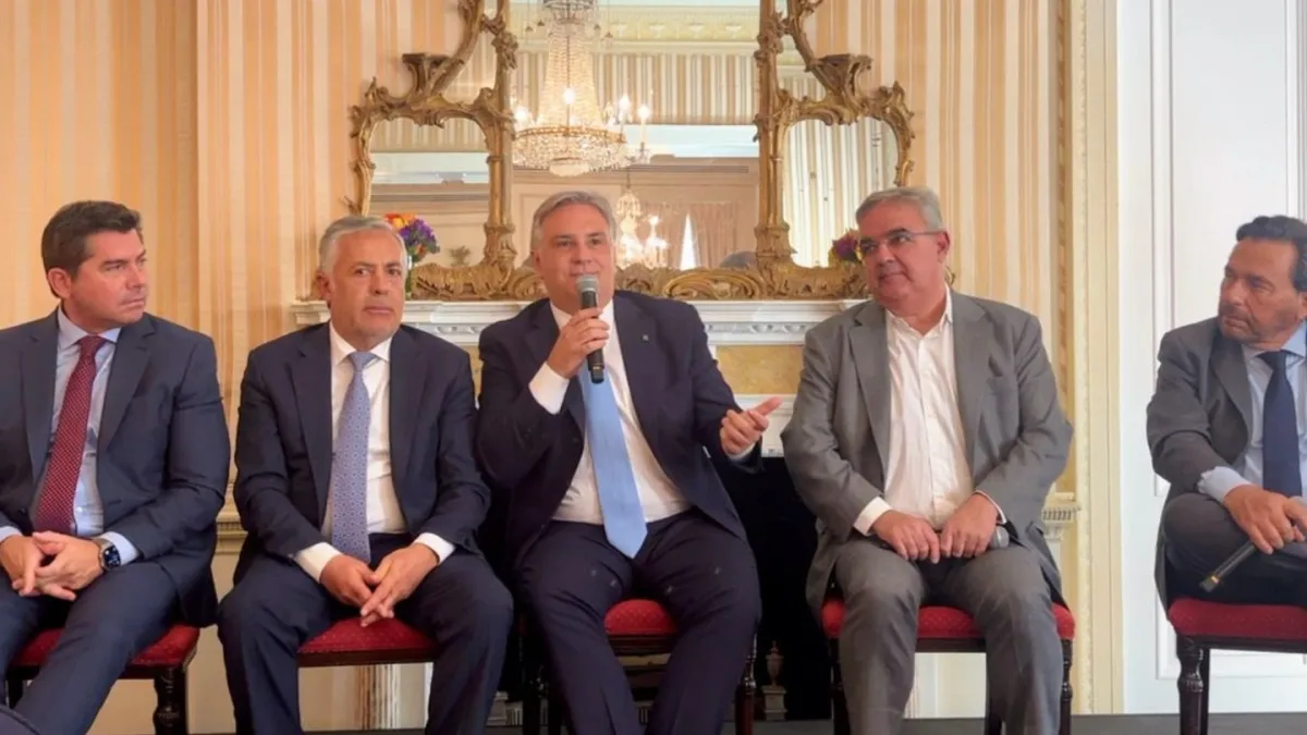 Llaryora expuso ante inversores en Nueva York y destacó el potencial de Argentina