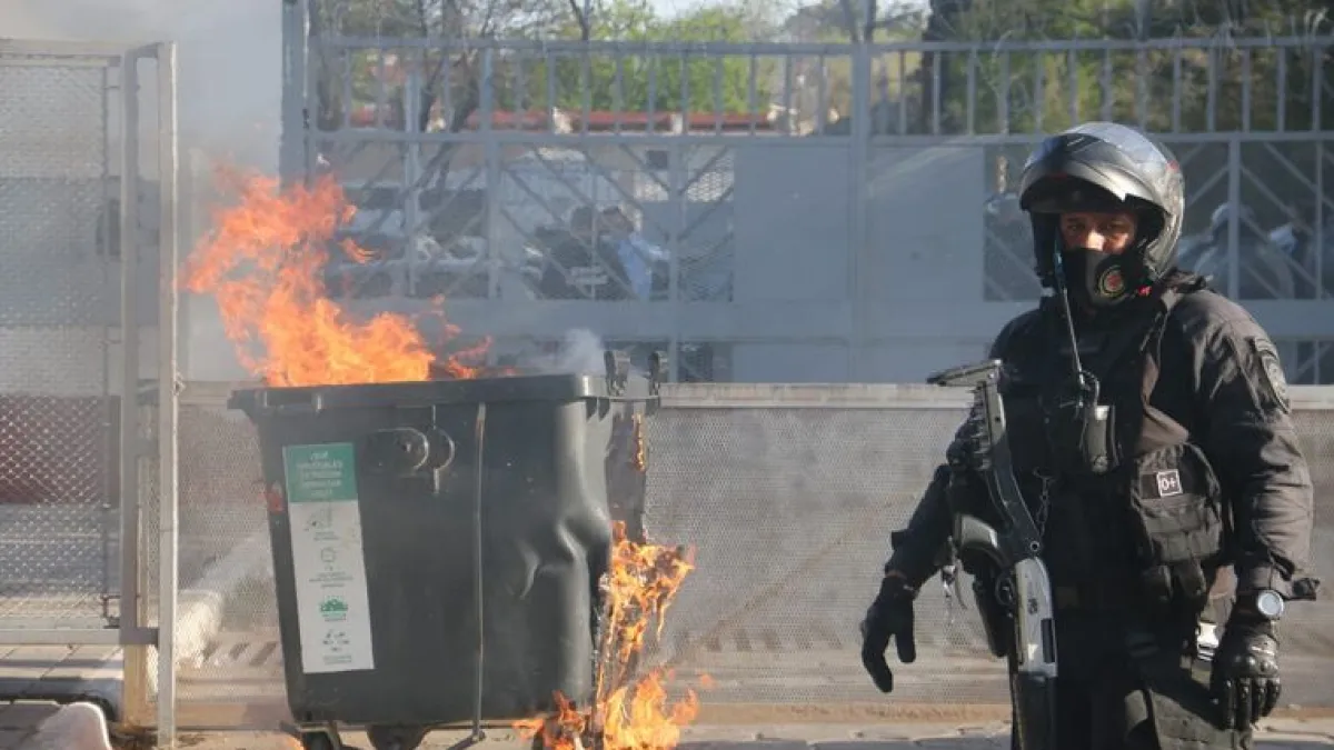 Disturbios en la UCA: daños, heridos y fuego en un pabellón