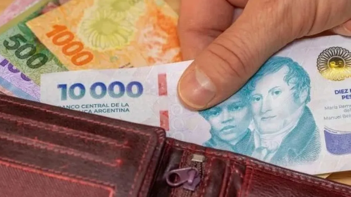 El Gobierno oficializó aumentos a estatales: de cuánto es la suba