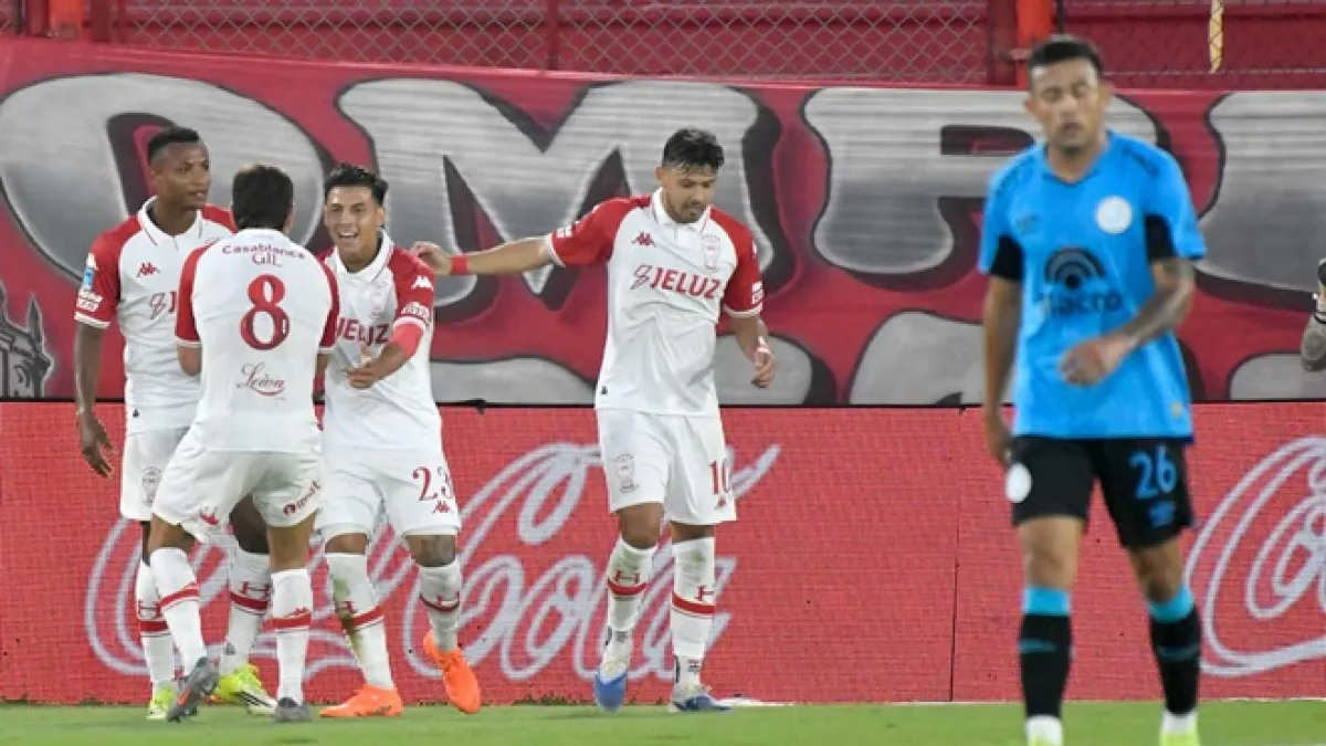 Huracán derrotó por 3-1 a Belgrano y se asienta en la zona de clasificación