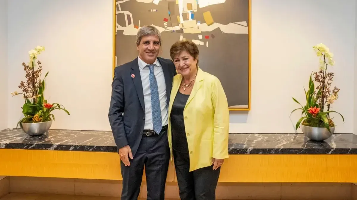 Caputo llega a Washington para negociar con el FMI