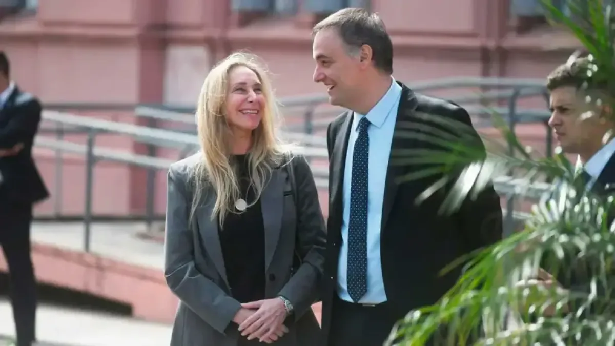 Karina Milei y Manuel Adorni visitan Vaca Muerta, en medio de las denuncias