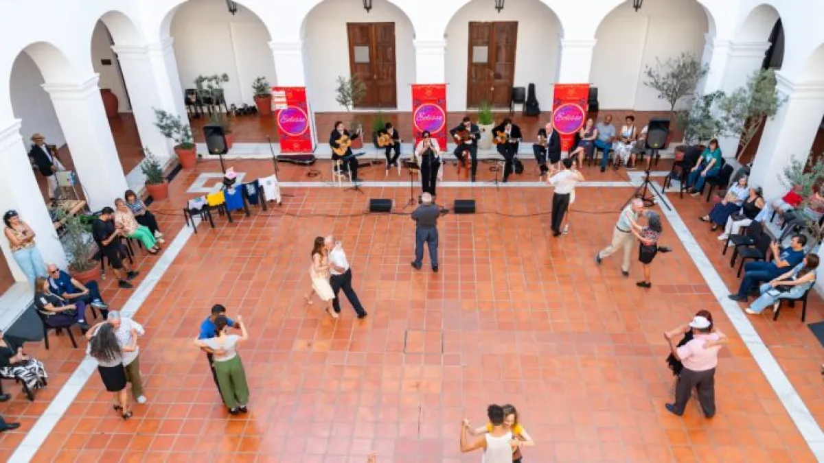El Cabildo celebra la música tradicional con folklore y tango