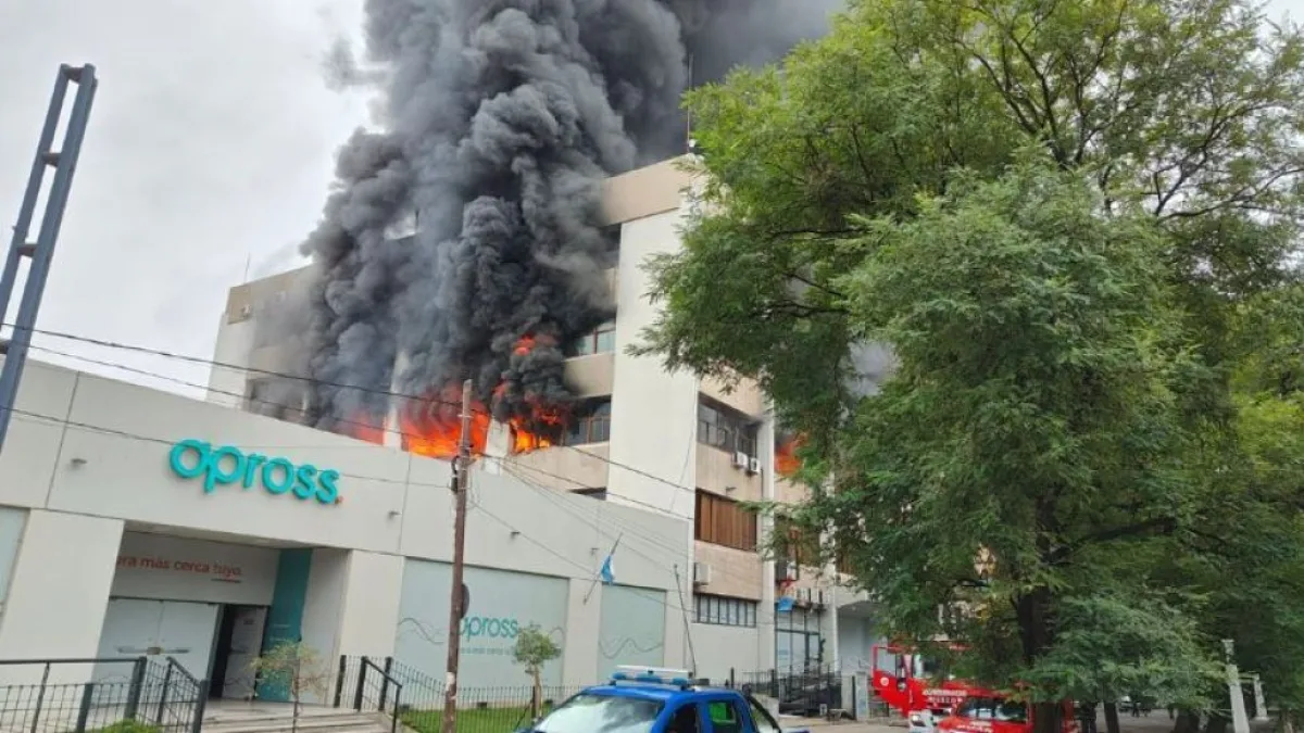 Imputaron a dos encargados del área de mantenimiento por el incendio en la sede de Apross