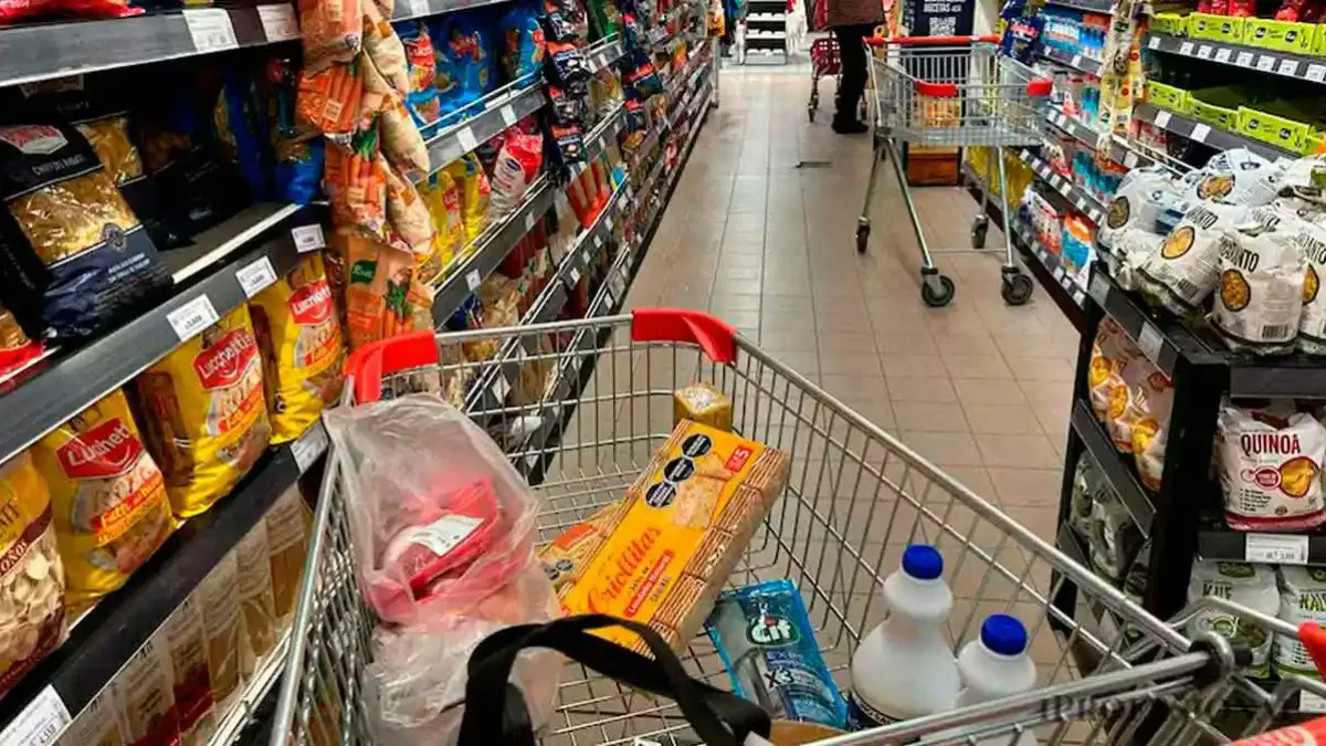 Canasta básica: una familia necesitó más de $1,5 millones en junio para no ser pobre