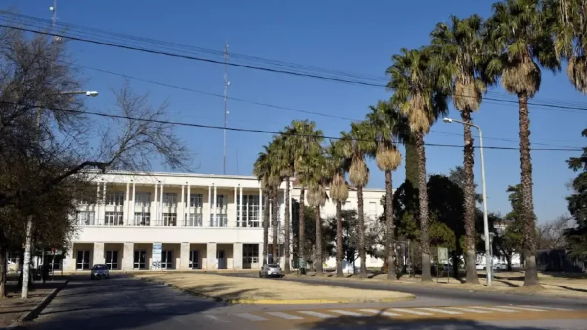 Paro total en las universidades este martes
