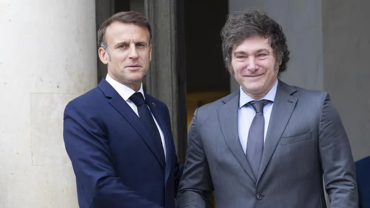 Milei viaja a París junto a trece gobernadores