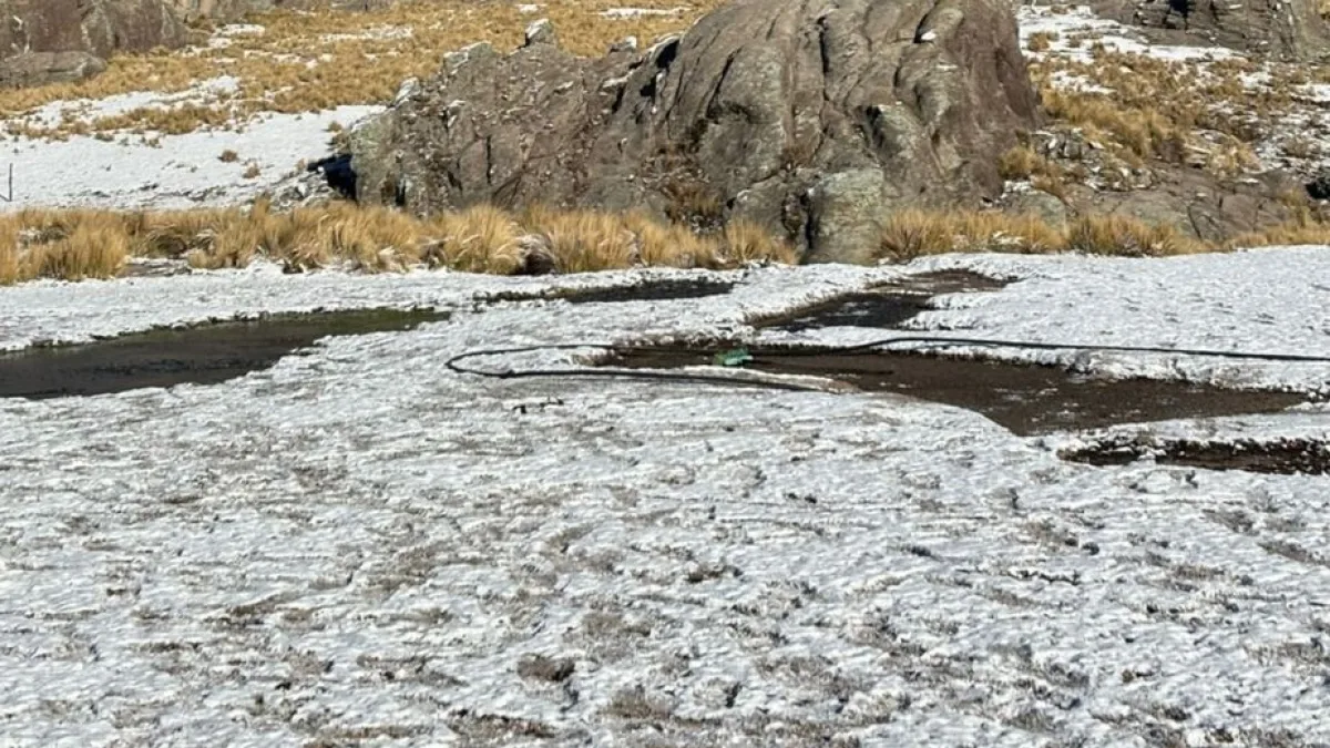 En pleno octubre, un manto blanco cubrió las Altas Cumbres